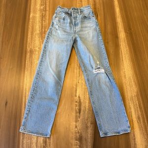 Levi’s Ribcage Straight